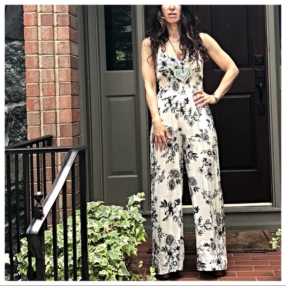 ✨LAST ONE ✨PARIS wide leg tank jumpsuit - Picture 3 of 8